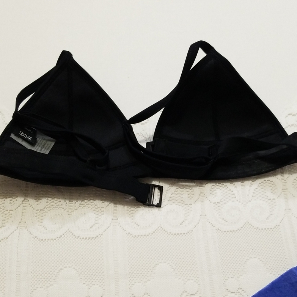 10T2 Triangl blue and white crochet top, various - Picture 2 of 5